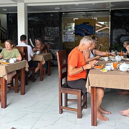Funwhales Rest House เนกอมโบ ภายนอก รูปภาพ