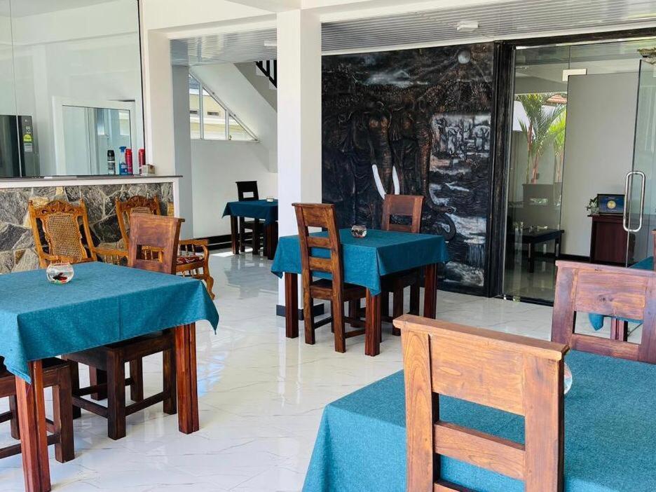 Funwhales Rest House เนกอมโบ ภายนอก รูปภาพ