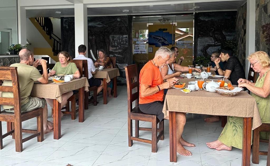 Funwhales Rest House เนกอมโบ ภายนอก รูปภาพ